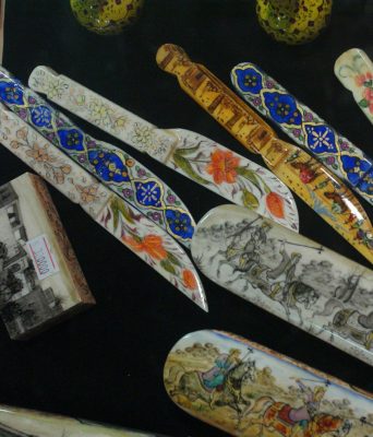 نقاشی روی استخوان