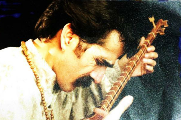 مظفر برنجی تنبور باستانی